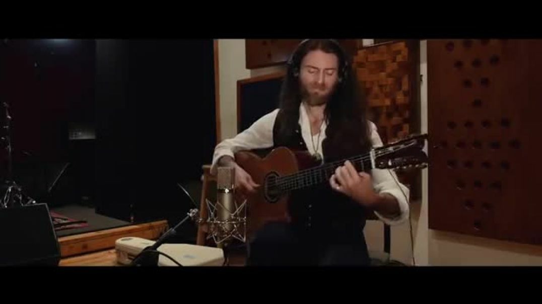 ⁣Estas Tonne - Introspection